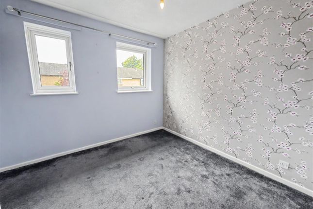 6, Amiens Close, Darlington photo 4