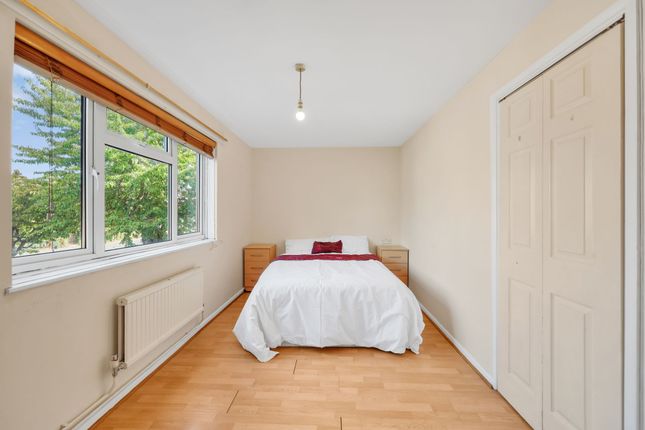 17 Marley Walk, London photo 2