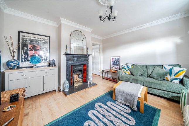 68, Pleasant Place, Hersham photo 4