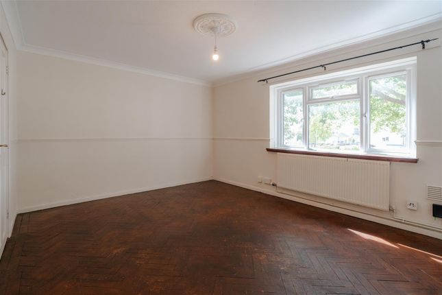 17 Bush Court, Priors Road, Prestbury Cheltenham photo 5