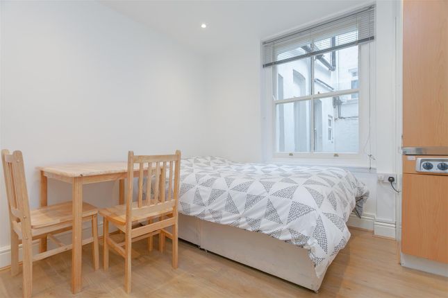 Studio to rent in St. Petersburgh Place, Bayswater