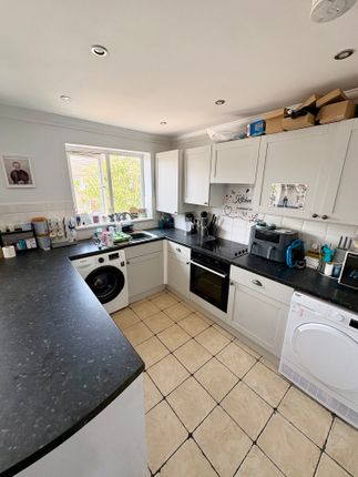 Woodside Close, Woodside Close, Rainham photo 3
