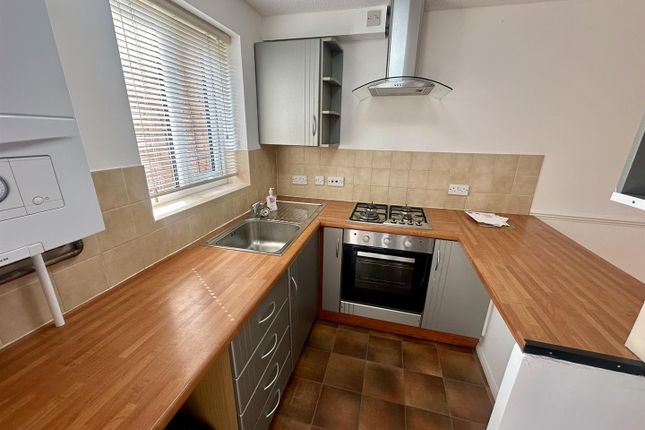 12, Leacey Court, Gloucester photo 4
