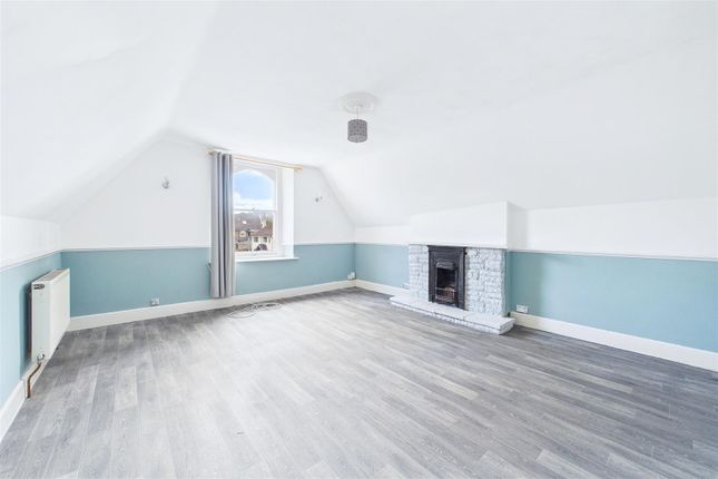 Flat 4, 20, Victoria Road, Clevedon photo 2