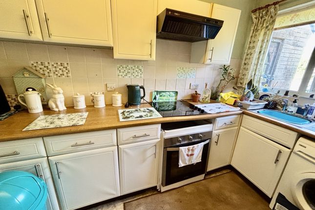 2 Heabrook Parc, Heamoor, Penzance photo 4
