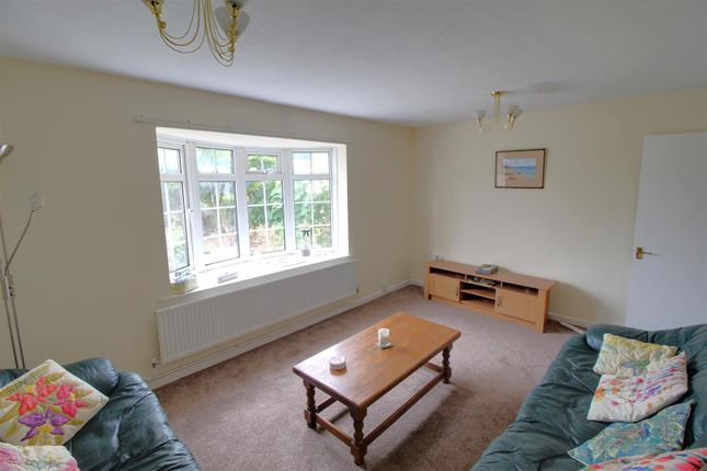 24, Lakeside, Newent photo 2