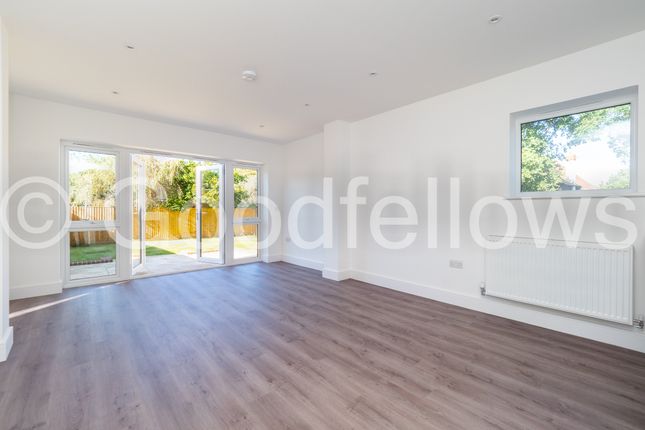 1, Rosebay Close, Surrey photo 5