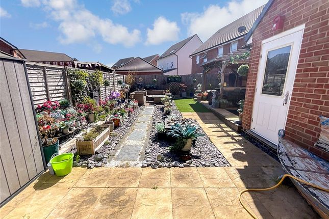 Benjamin Gray Drive, Littlehampton photo 3