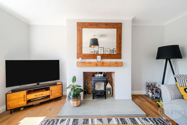 3, Knights Road, Farnham photo 4