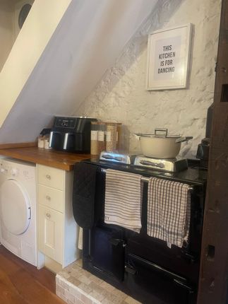 Cottage to rent in Little Beams, High Street, Ditchling
