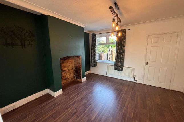 47, Phyllis Avenue, Grimsby photo 2