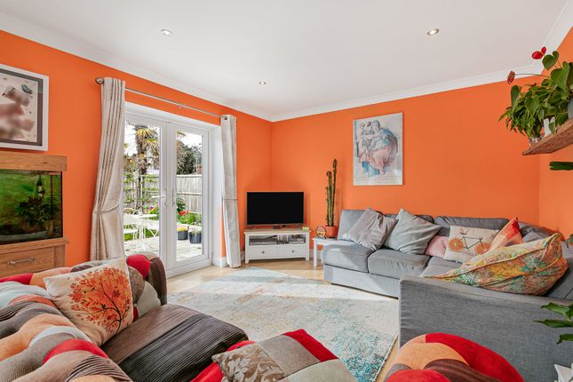 1, Chalmers Road, Surrey photo 2