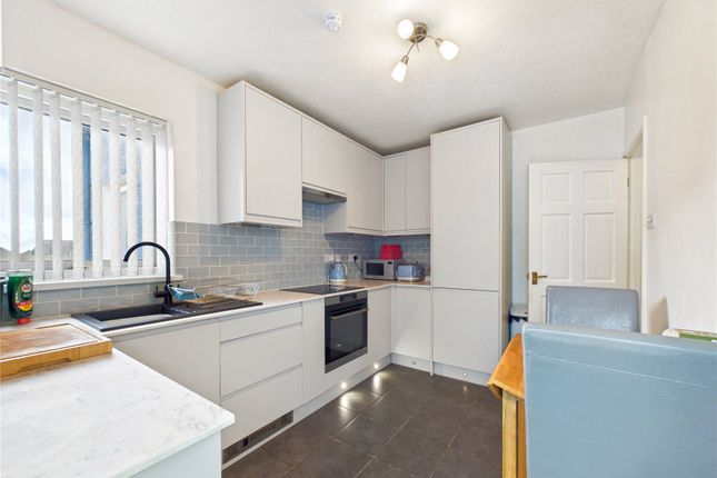 51, Millfields Close, Pembrokeshire photo 4