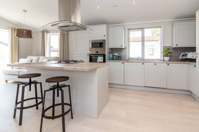 22 Valdean Park, The Dean, Alresford photo 4