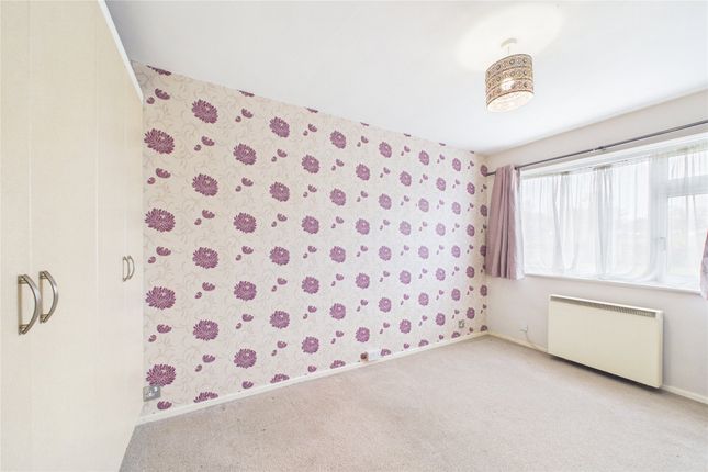 29 Dorchester Court,, Liebenrood Road, Reading photo 4
