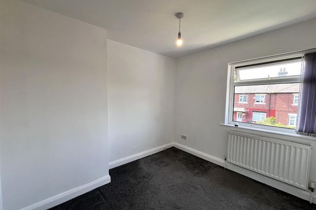 29, Rothesay Avenue, Dukinfield photo 4