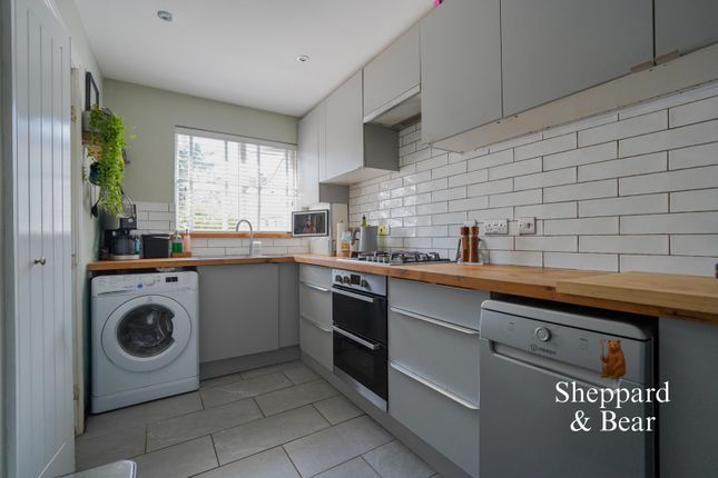 12, Salvia Close, Cardiff photo 3