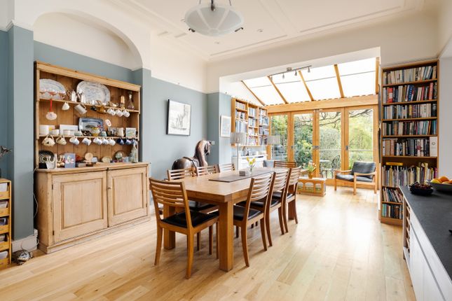 48, Church Crescent, London photo 4