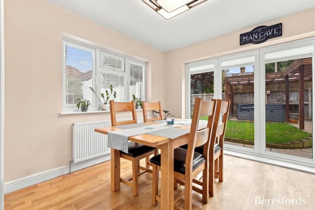 48, Western Road, Essex photo 2