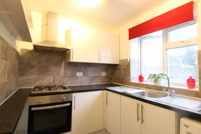 121, Southville Close, Feltham photo 4