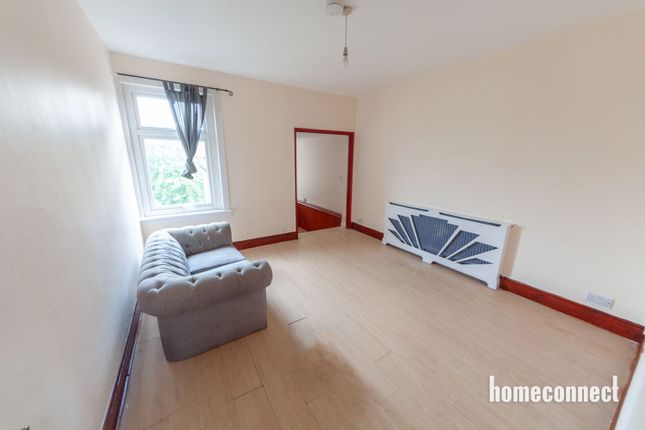 Thumbnail Flat for sale in Valentines Road, Ilford