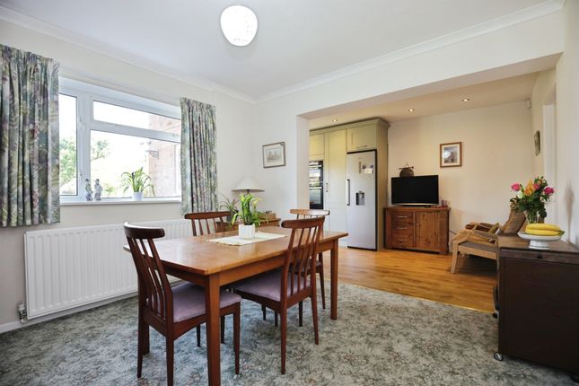 7, Fieldgate Lane, Leamington Spa photo 4