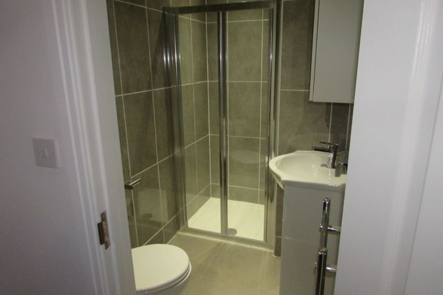 59, Ashurst Drive, Ilford photo 5
