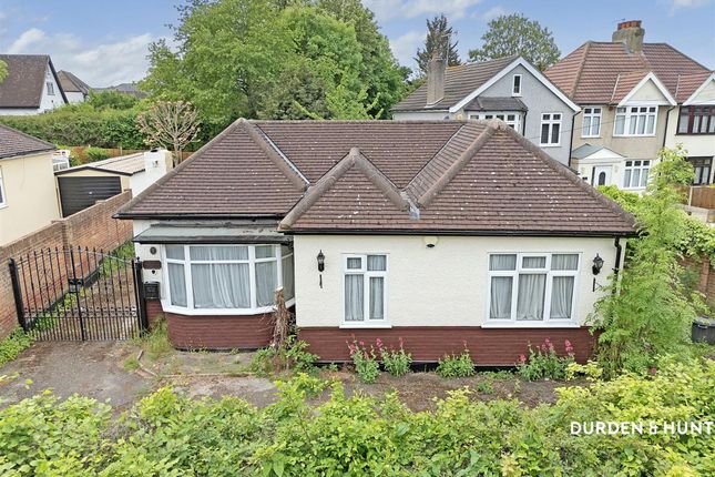 2-bed house on 21 Walden Way, Hornchurch, £475,000