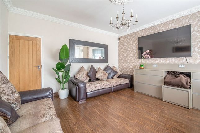126, Upper Woodlands Road, West Yorkshire photo 4