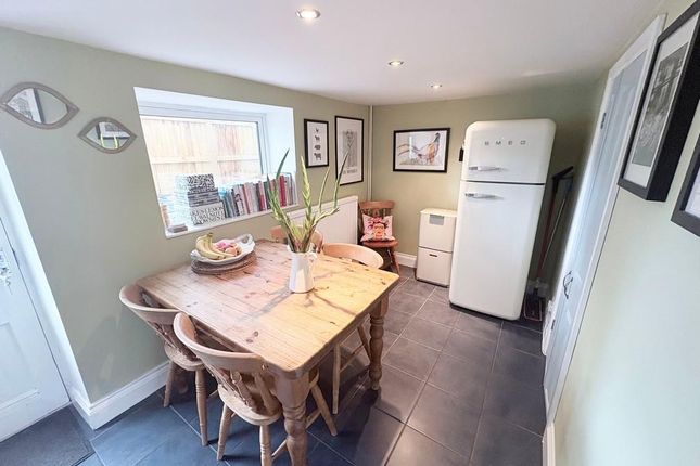 7, High Street South, Olney photo 3