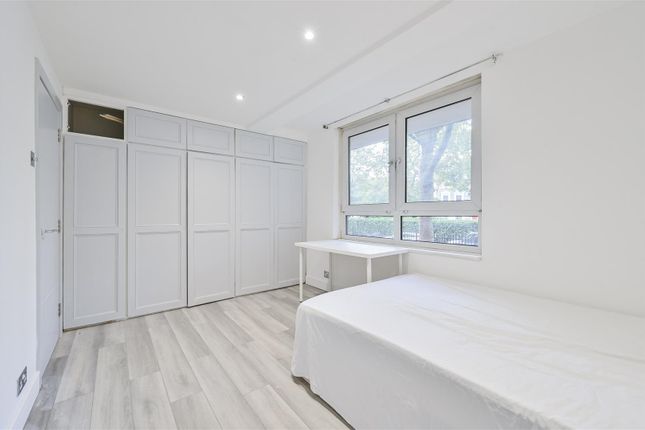Mayford Estate, Oakleigh Square, London photo 2