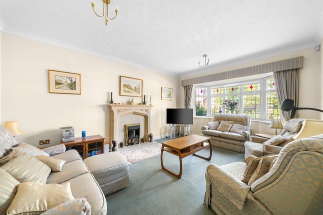 7 Rhodes Drive, Harrogate photo 4
