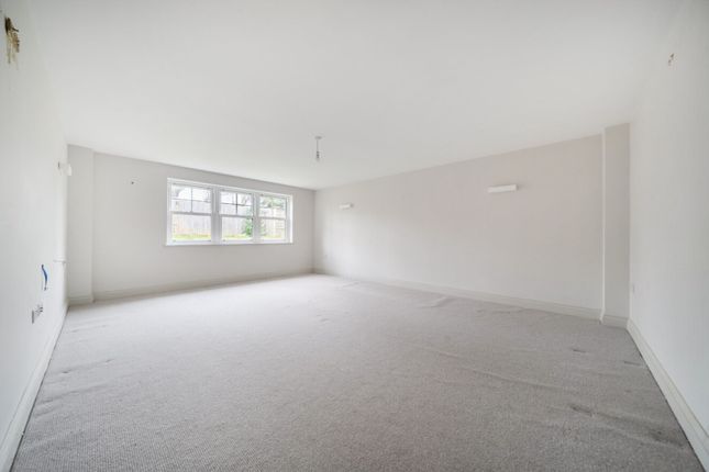 3 Brook Lea, Chichester photo 4