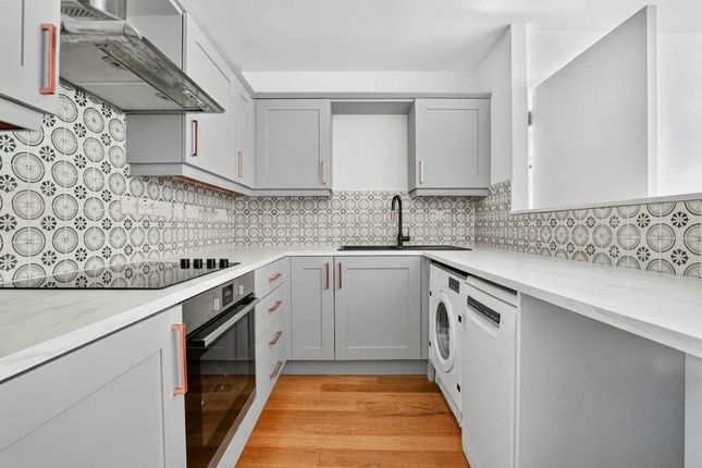 Flat 77, Exchange House, London photo 4