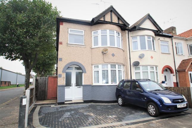 Thumbnail Flat to rent in Stadium Road, Southend-On-Sea
