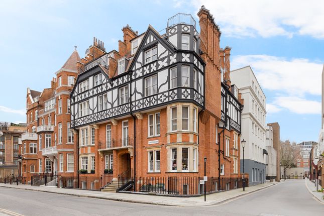 Thumbnail Flat for sale in Hans Crescent, London