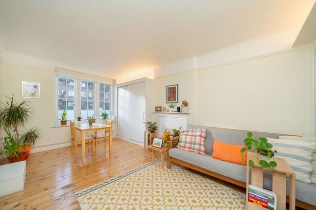 Flat 23, Hillsborough Court, Mortimer Crescent, London photo 2