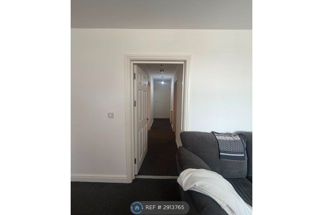 Flat, Northumberland Road Linford, Stanford-Le-Hope photo 3
