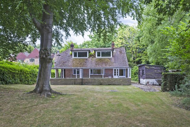 Thumbnail Detached house for sale in Copthorne Road, Crawley