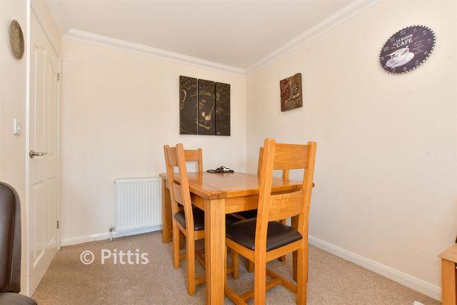 87, New Road, Brading photo 4