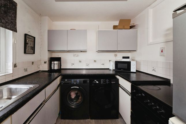 Flat 118, Ashlands Court, Coronation Avenue, Tilbury photo 3