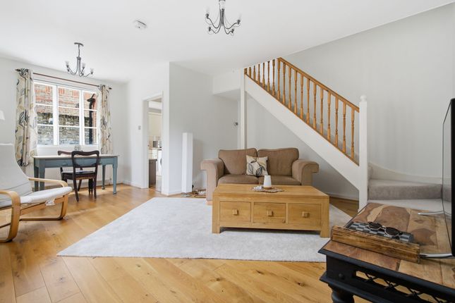 43 Prince Consort Cottages, Windsor photo 3