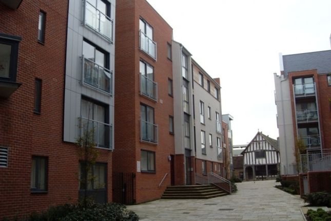 Flat to rent in Castle Way, Southampton