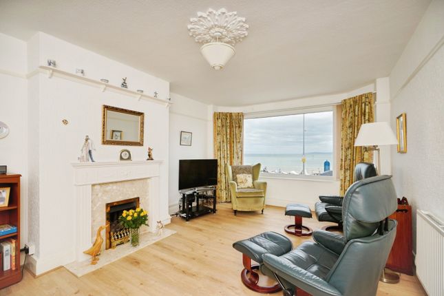 49, Rhos Promenade, Colwyn Bay photo 2