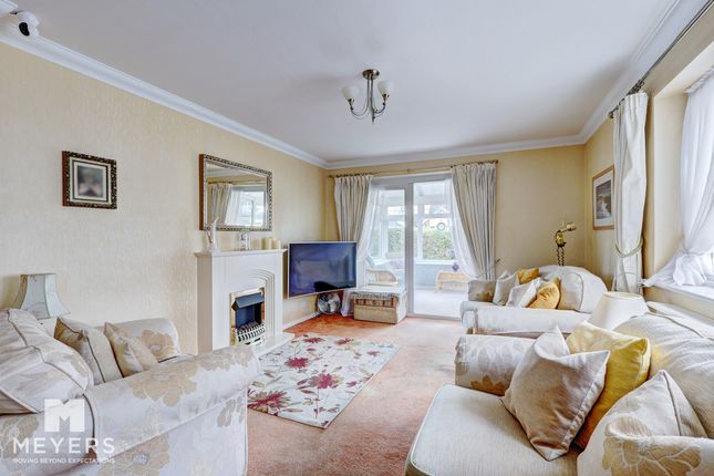 25, Verwood Crescent, Bournemouth photo 2