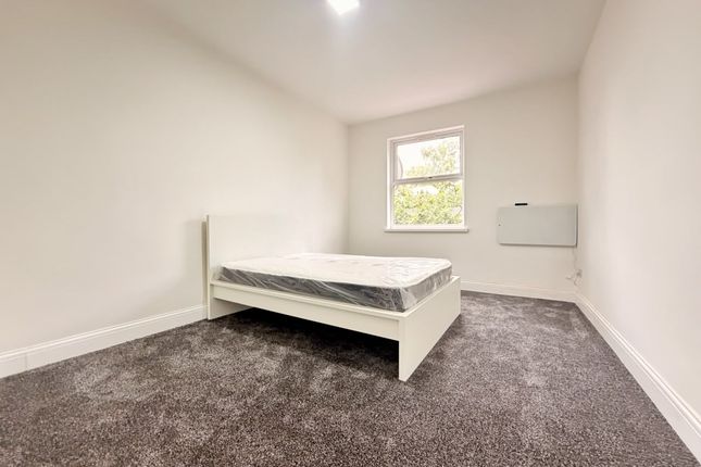 289, Wood Lane, Dagenham photo 4