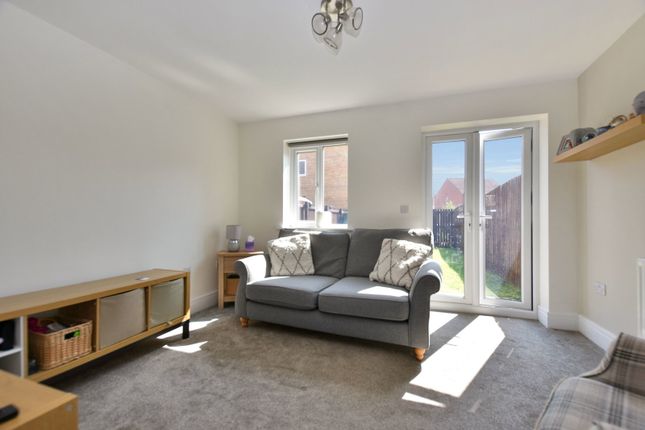 12, Springfield Crescent, Wakefield photo 4