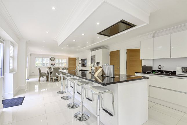 Melrose House, 23, Fulmer Drive, Buckinghamshire photo 3