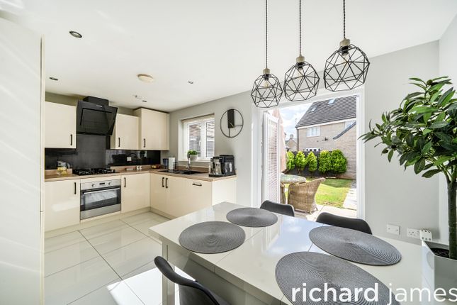 18, Upper Ox Hill, Purton photo 3