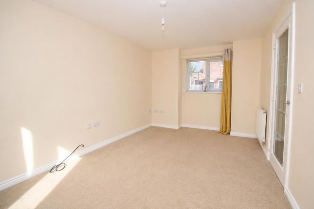 21, Ron Hill Road, Norwich photo 3